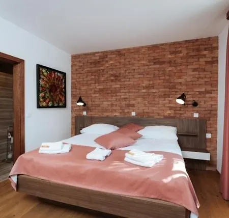 Apart Otel Hisa Wambrechtsamer - House Wambrechtsamer Planina pri Sevnici