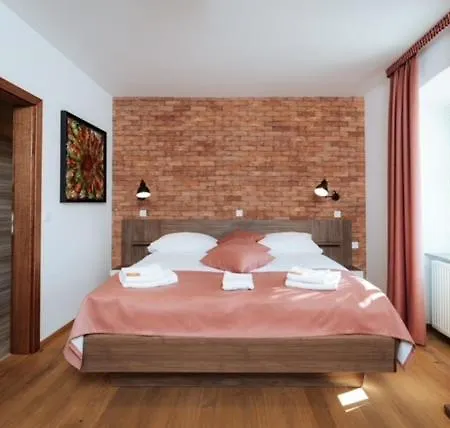 Hisa Wambrechtsamer - House Wambrechtsamer アパートホテル Planina pri Sevnici