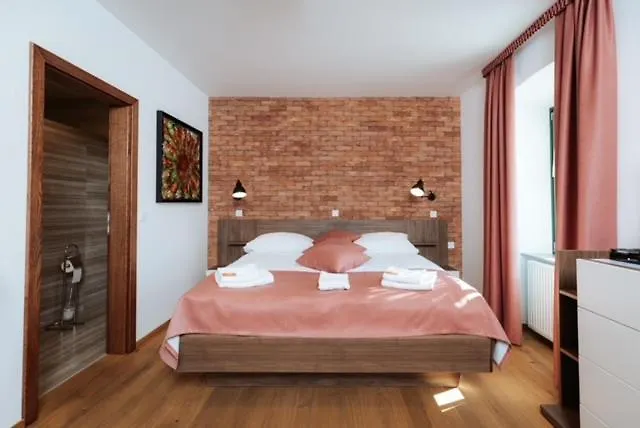 Hisa Wambrechtsamer - House Wambrechtsamer Aparthotel Planina pri Sevnici